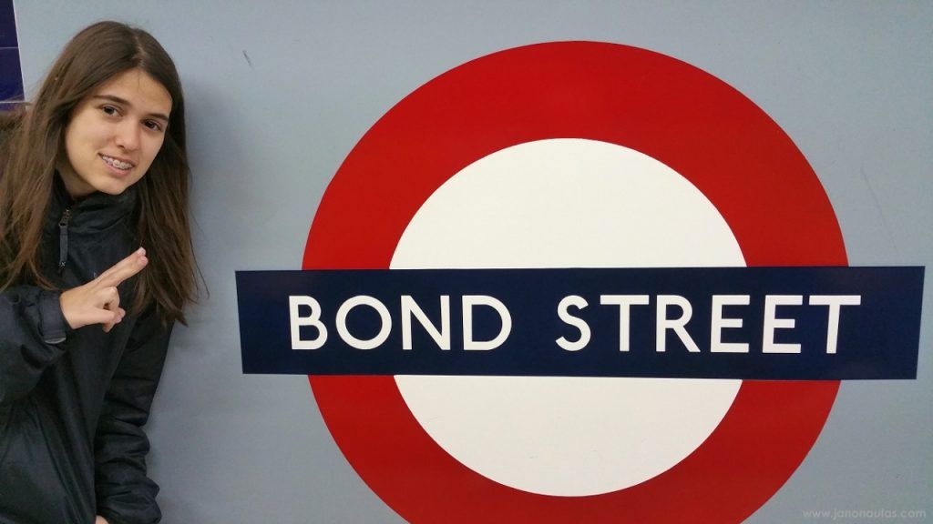 Clàudia en el metro de Londres 25 cosas que hacer y ver en Londres