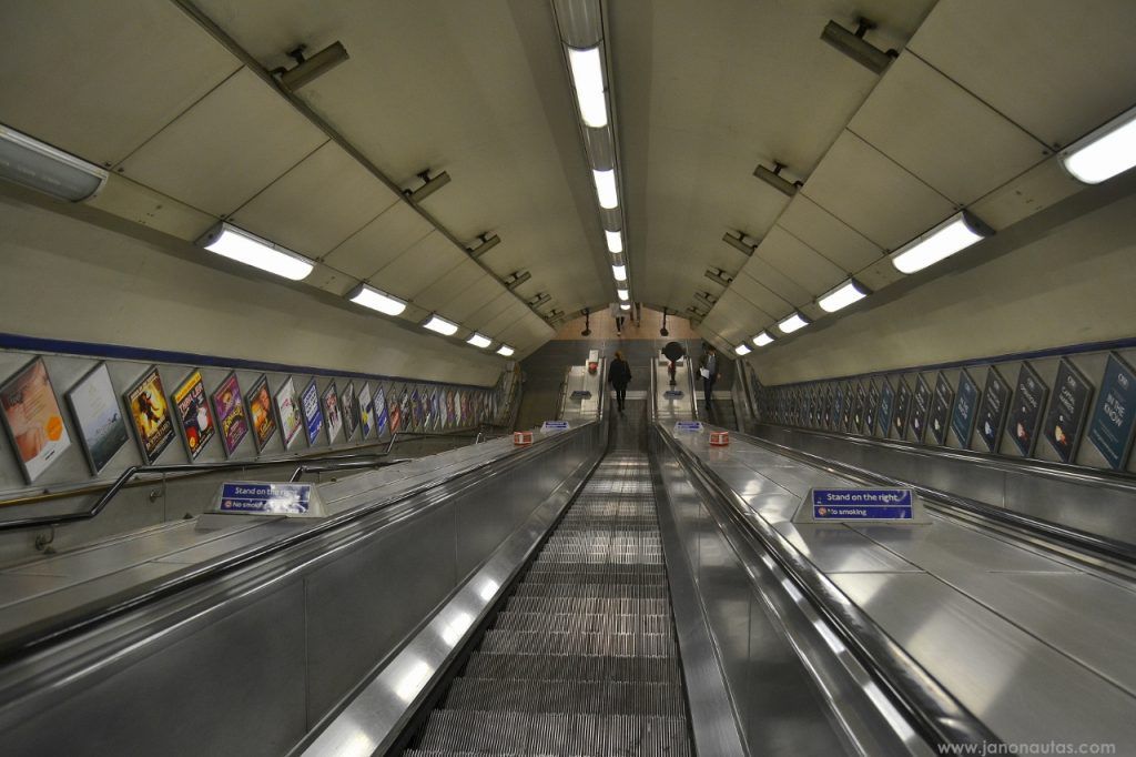 Escaleras mecánicas del tube de Londres 25 cosas que hacer y ver en Londres